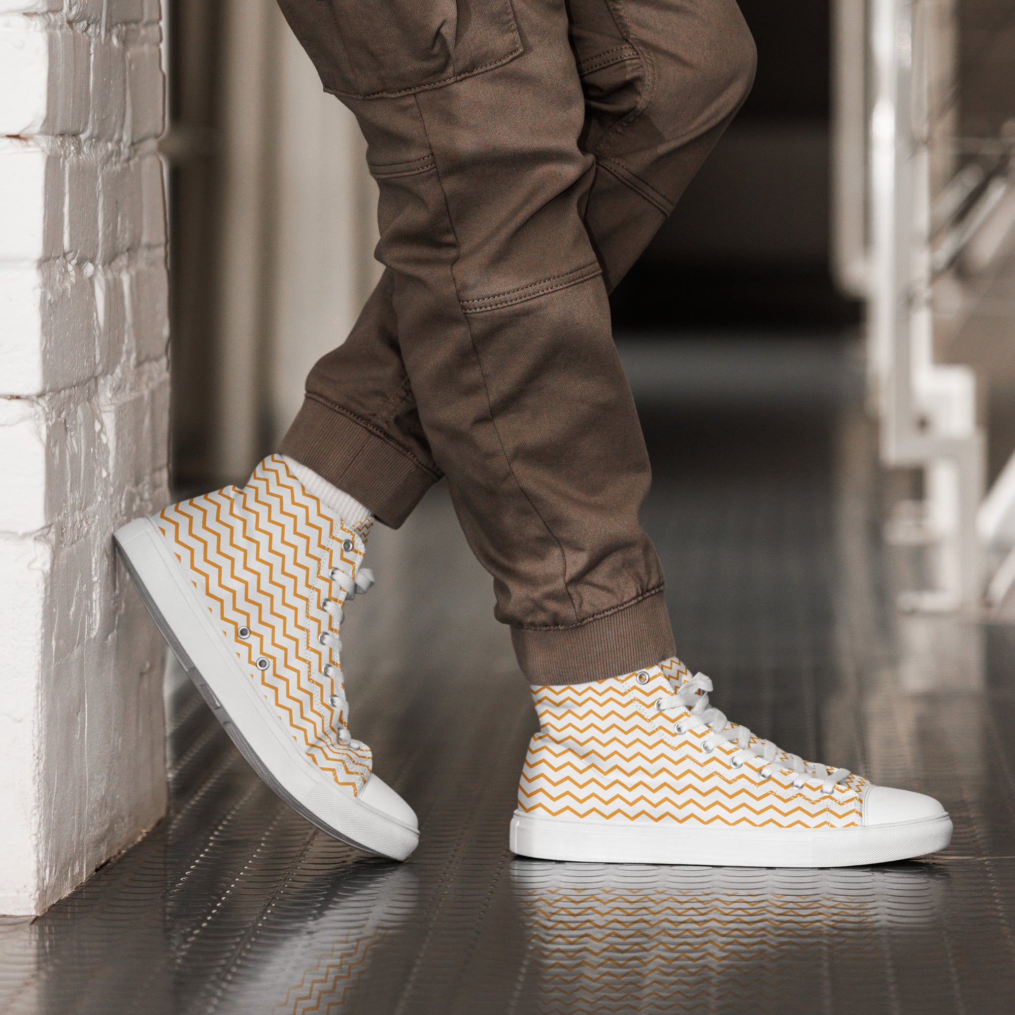 Men’s Gold Chevron High-Top Sneakers, Canvas Casual Shoes, Zigzag Print